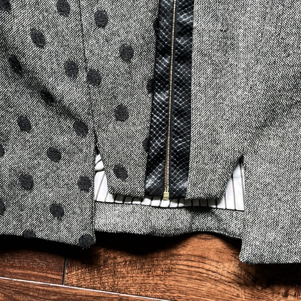 Blazer - Picture 2 of 8